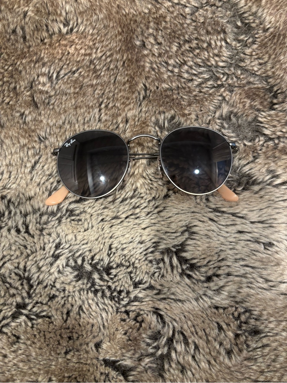 Ray-Ban Round Metal Sunglasses in Black